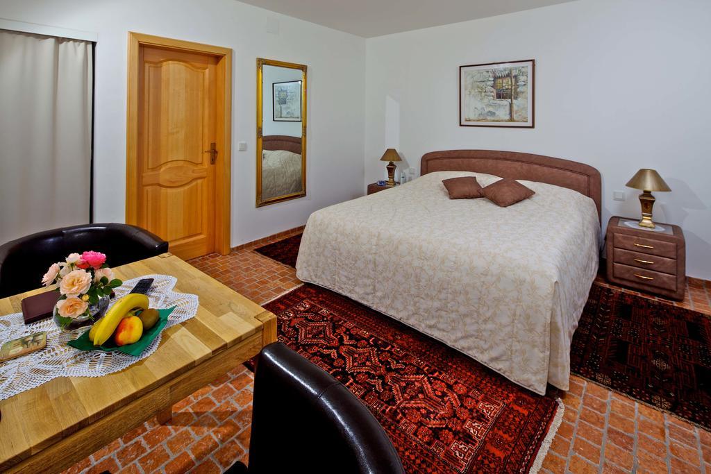 Gastehaus Samira Ξενοδοχείο Purbach am Neusiedlersee Δωμάτιο φωτογραφία
