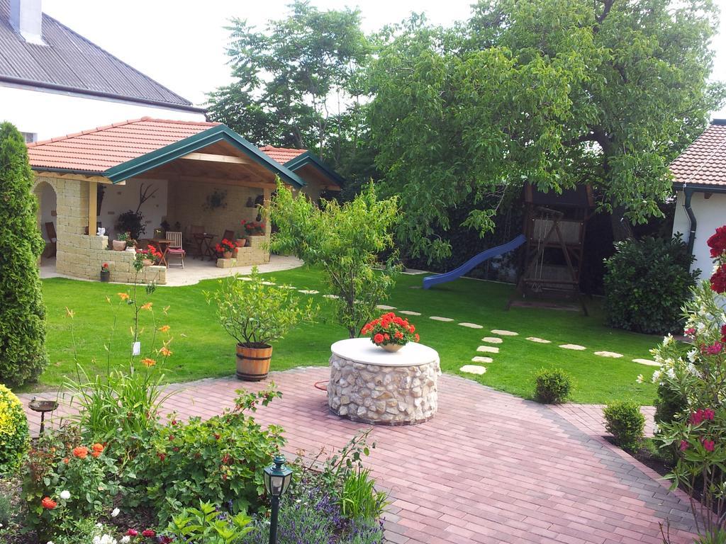 Gastehaus Samira Ξενοδοχείο Purbach am Neusiedlersee Εξωτερικό φωτογραφία