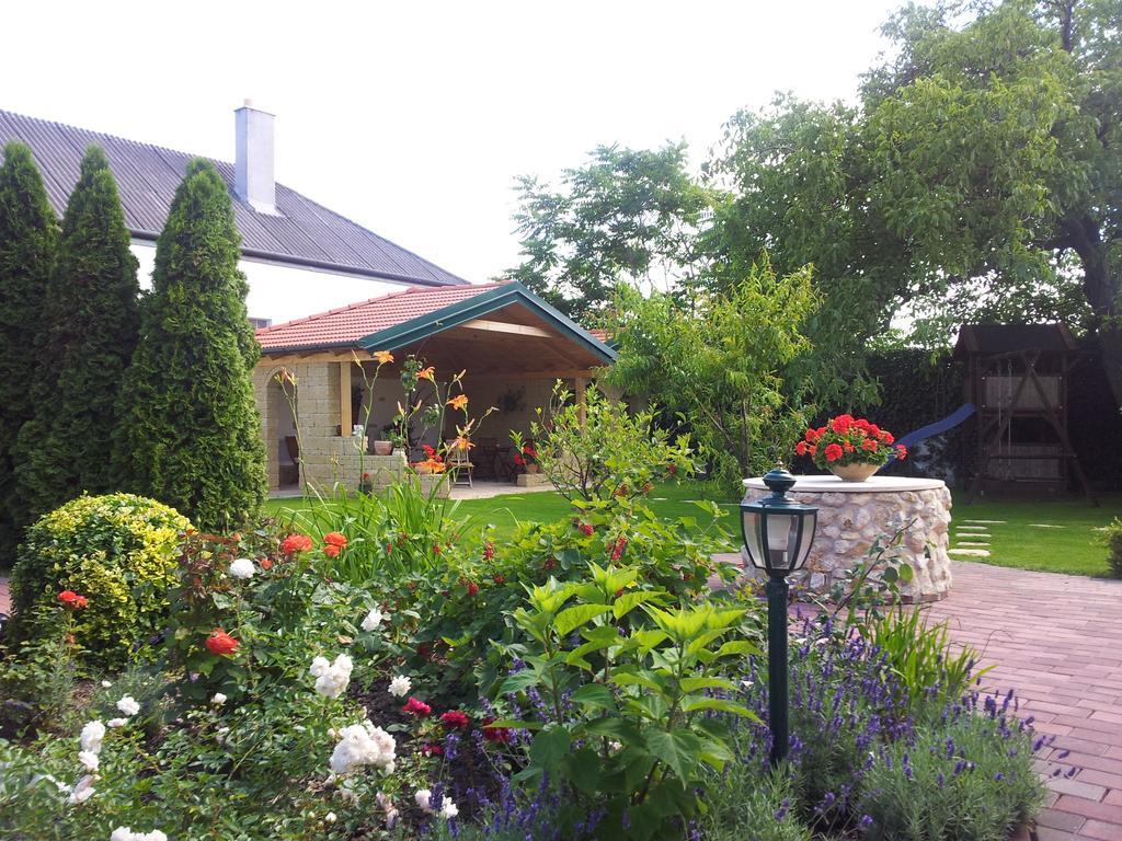 Gastehaus Samira Ξενοδοχείο Purbach am Neusiedlersee Εξωτερικό φωτογραφία